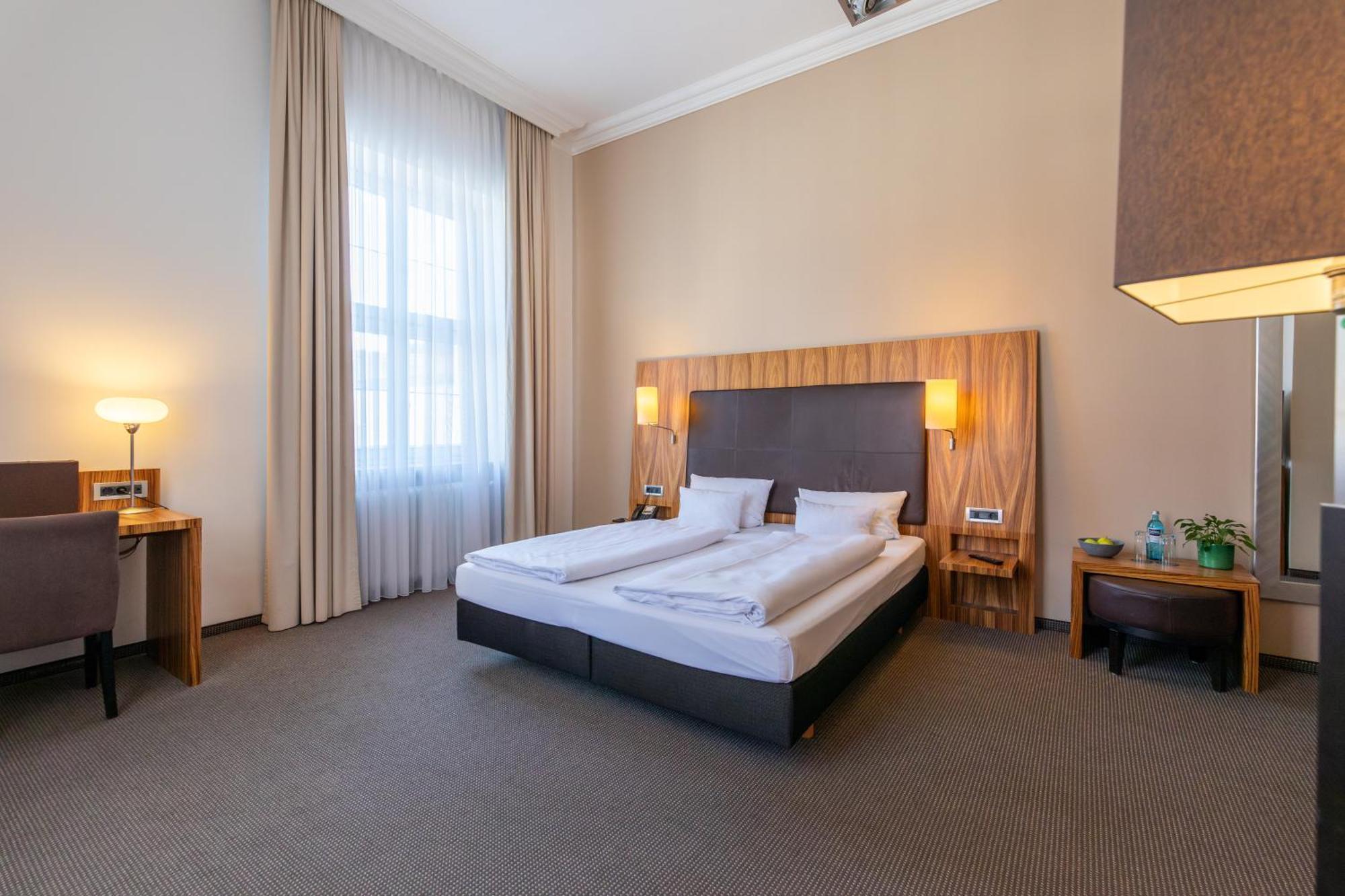 Herzogshof - Boutique-Hotel Am Dom 雷根斯堡 外观 照片